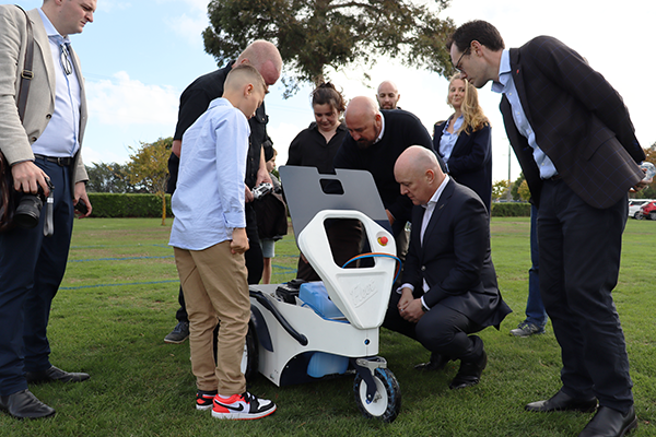 PRIME MINISTER ENGAGES WITH FLEET LINE MARKERS INNOVATION